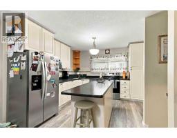 Den - A, 10 Birch Road, Fort Mcmurray, AB T9H1J7 Photo 11
