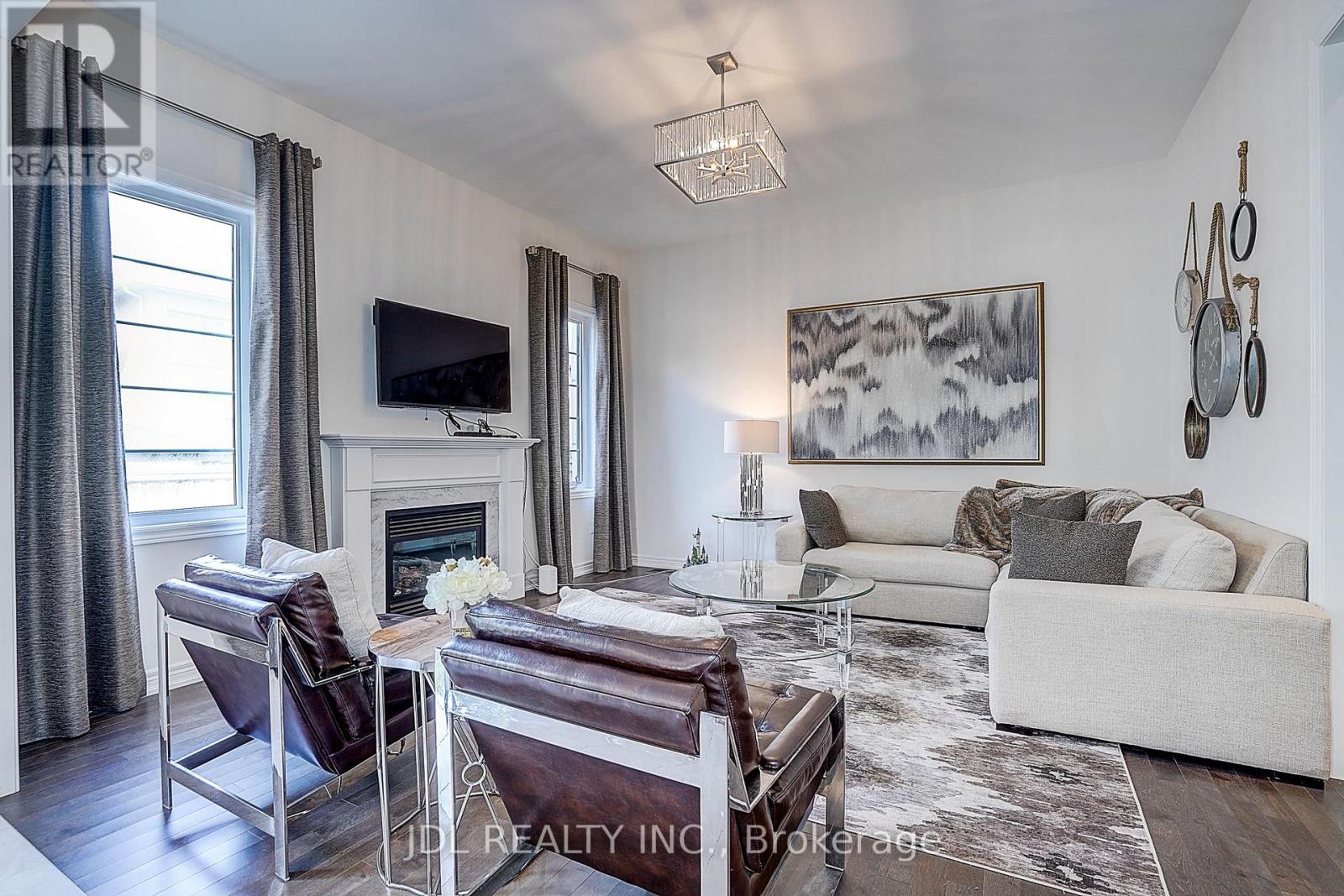 39 JEFFREY NIHDA CRESCENT - 17