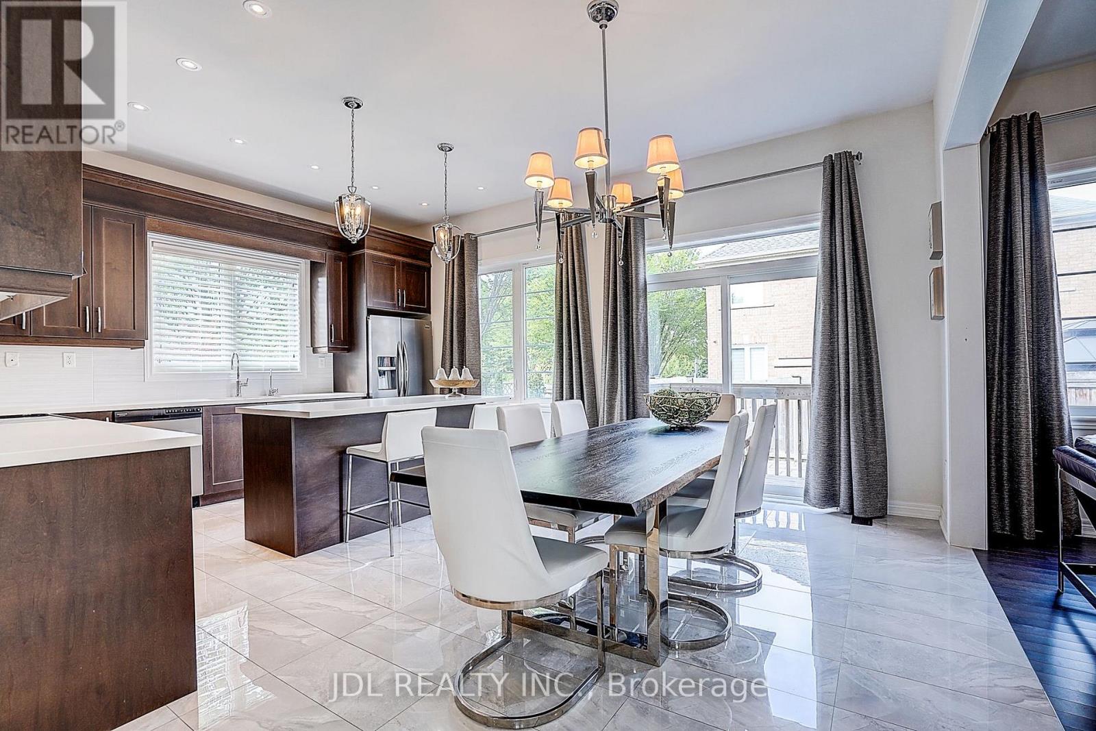 39 JEFFREY NIHDA CRESCENT - 22