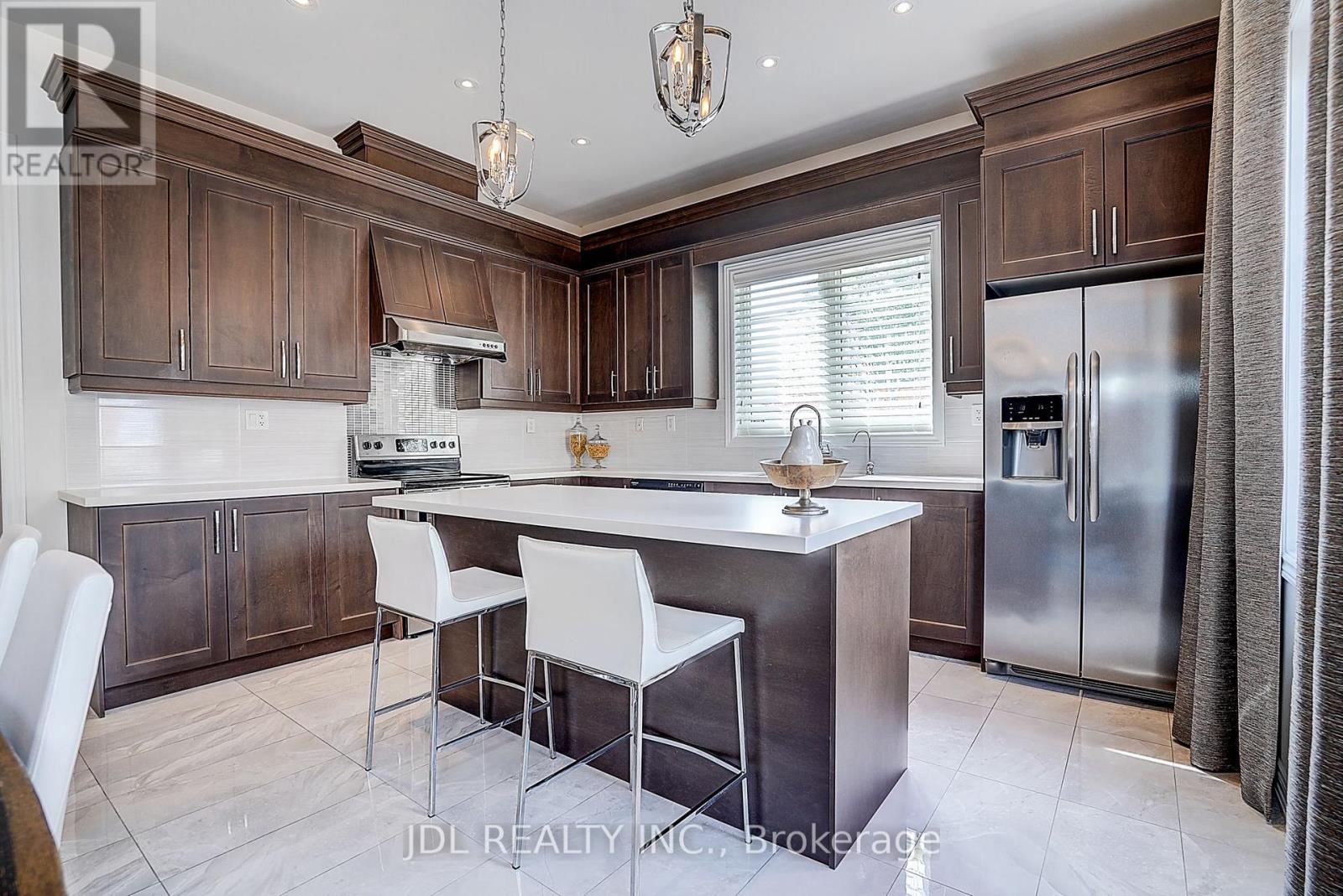 39 JEFFREY NIHDA CRESCENT - 24