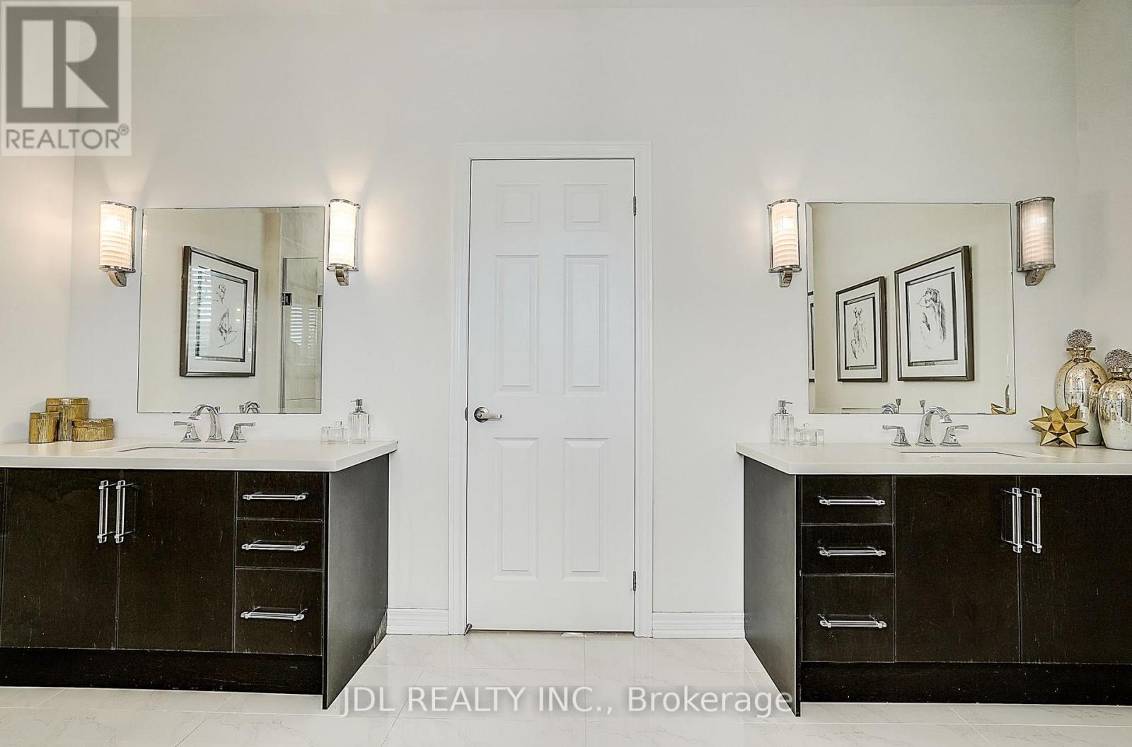 39 JEFFREY NIHDA CRESCENT - 35