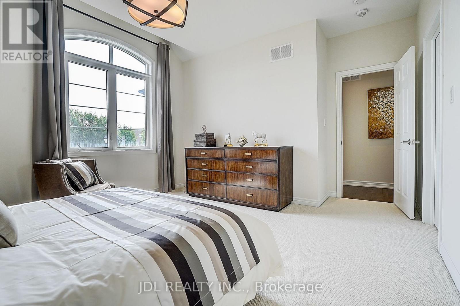 39 JEFFREY NIHDA CRESCENT - 45