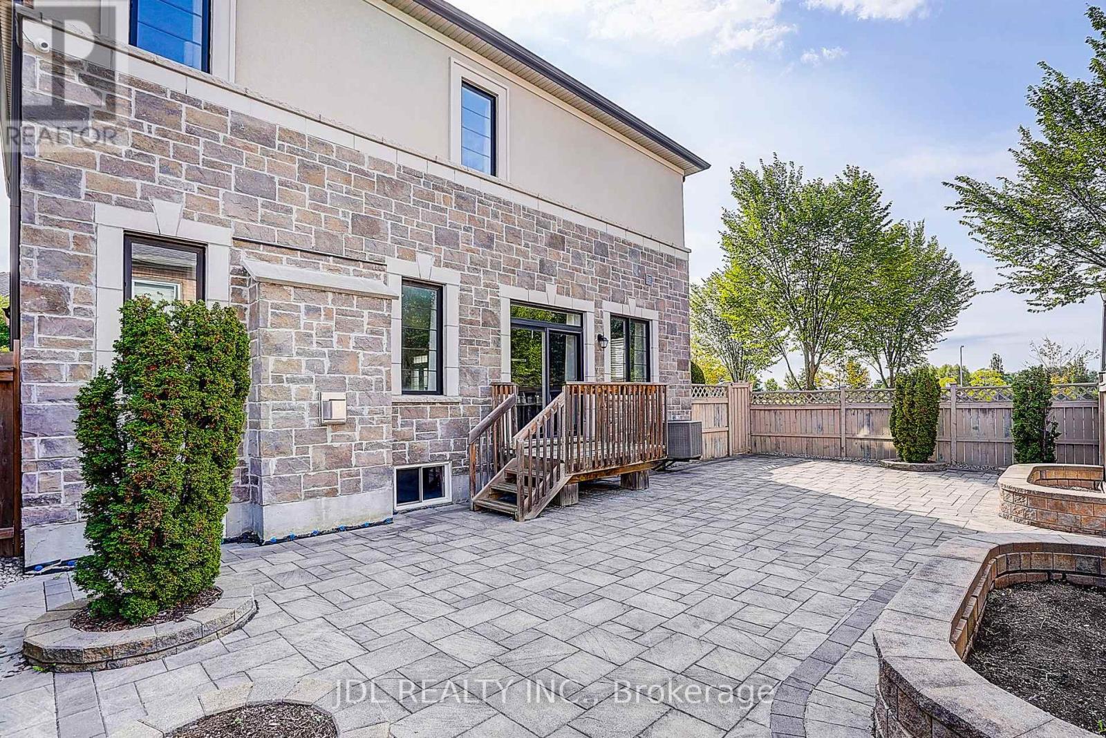 39 JEFFREY NIHDA CRESCENT - 47