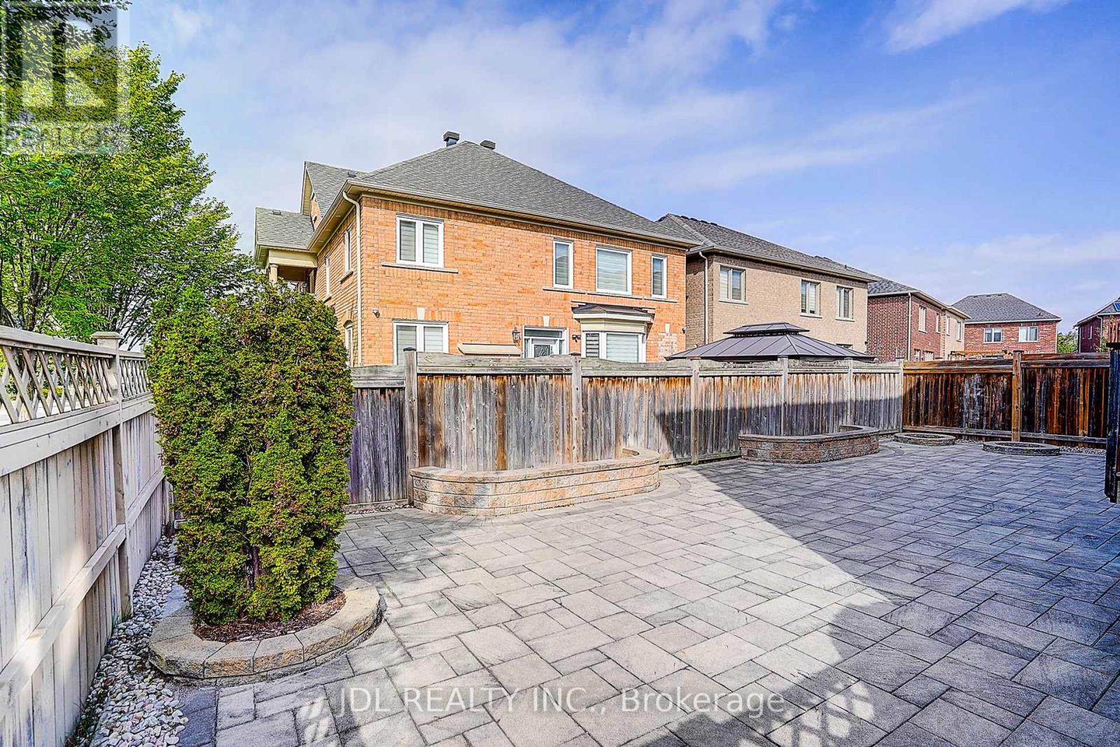 39 JEFFREY NIHDA CRESCENT - 48