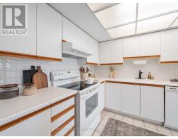 716 - 40 Harding West Boulevard, Richmond Hill, ON L4C9S5 Photo 8