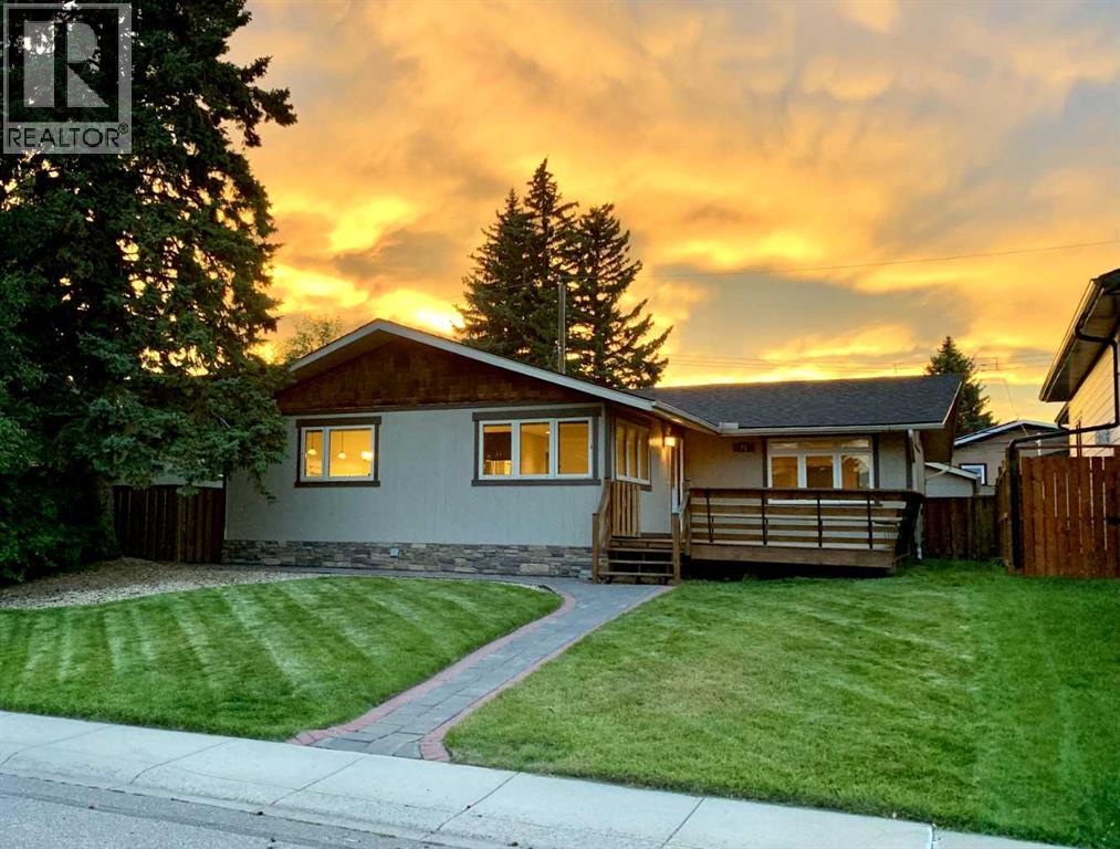 23 Brown Crescent NW, Calgary, Alberta, T2L1N4