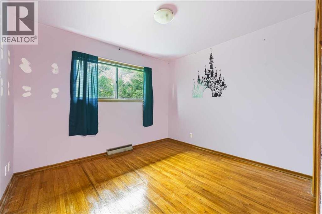 2731 & 2733, 2731 17 Street NW - 26