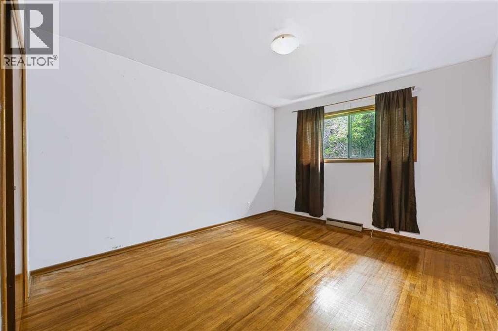 2731 & 2733, 2731 17 Street NW - 23