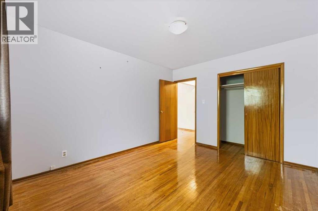 2731 & 2733, 2731 17 Street NW - Image 24