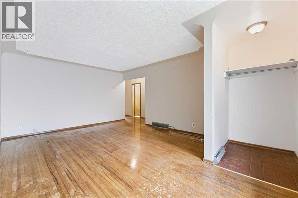 2731 & 2733, 2731 17 Street NW - Image 22
