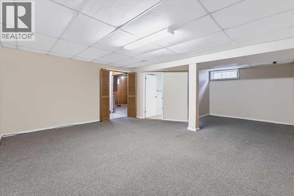 2731 & 2733, 2731 17 Street NW - 32