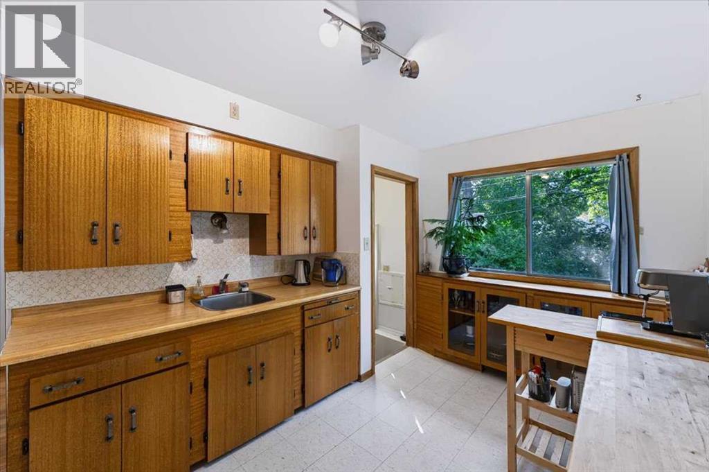 2731 & 2733, 2731 17 Street NW - Image 16