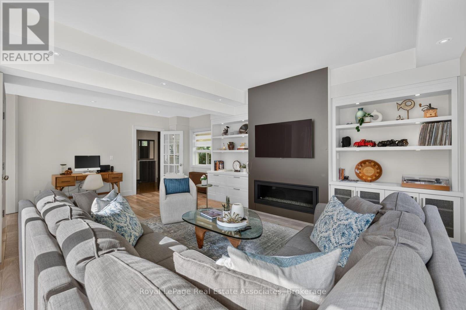 Photo of 33 BEN MACHREE DRIVE