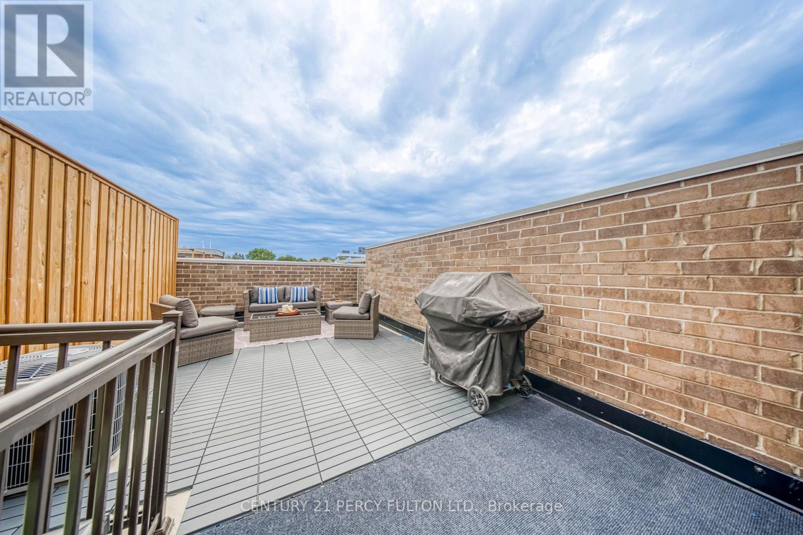 #20 26 ERNEST AVENUE - 18