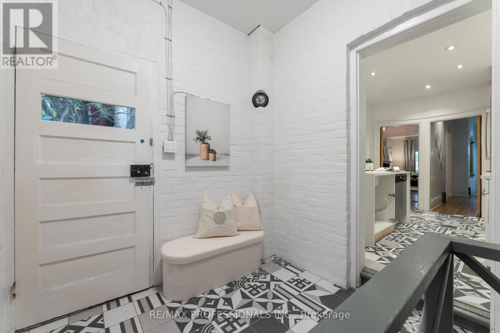 181 GARDEN AVENUE - 16