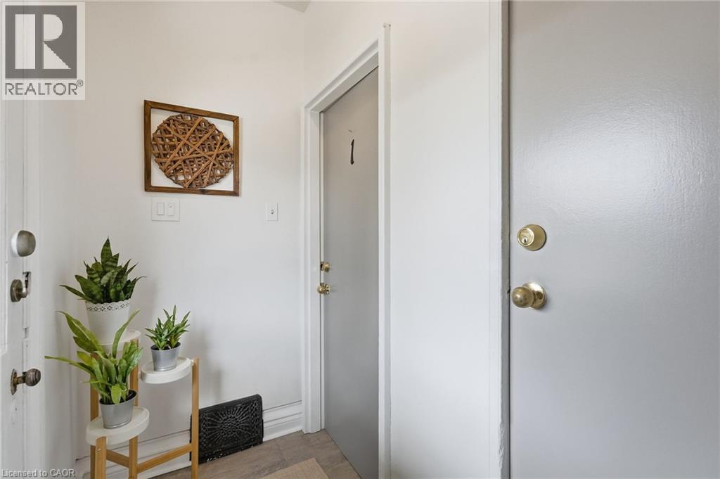 166 EMERALD Street S - 4