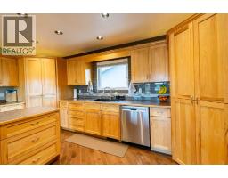 3pc Bathroom - 5707 46 Avenue, Stettler, AB T4K1J2 Photo 10