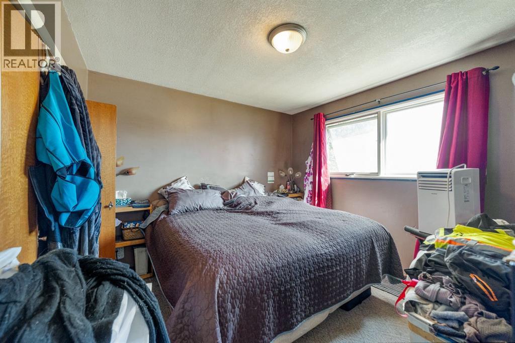 528 7 Street W - 10