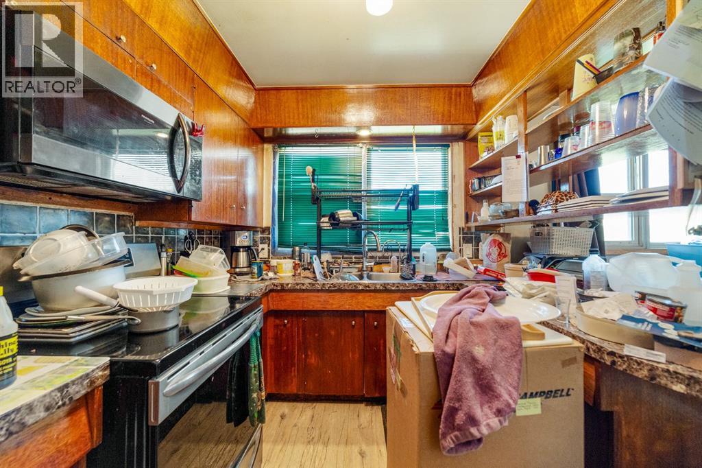 528 7 Street W - Image 8