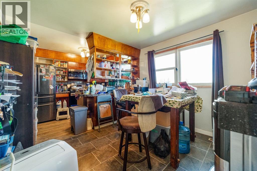 528 7 Street W - 6