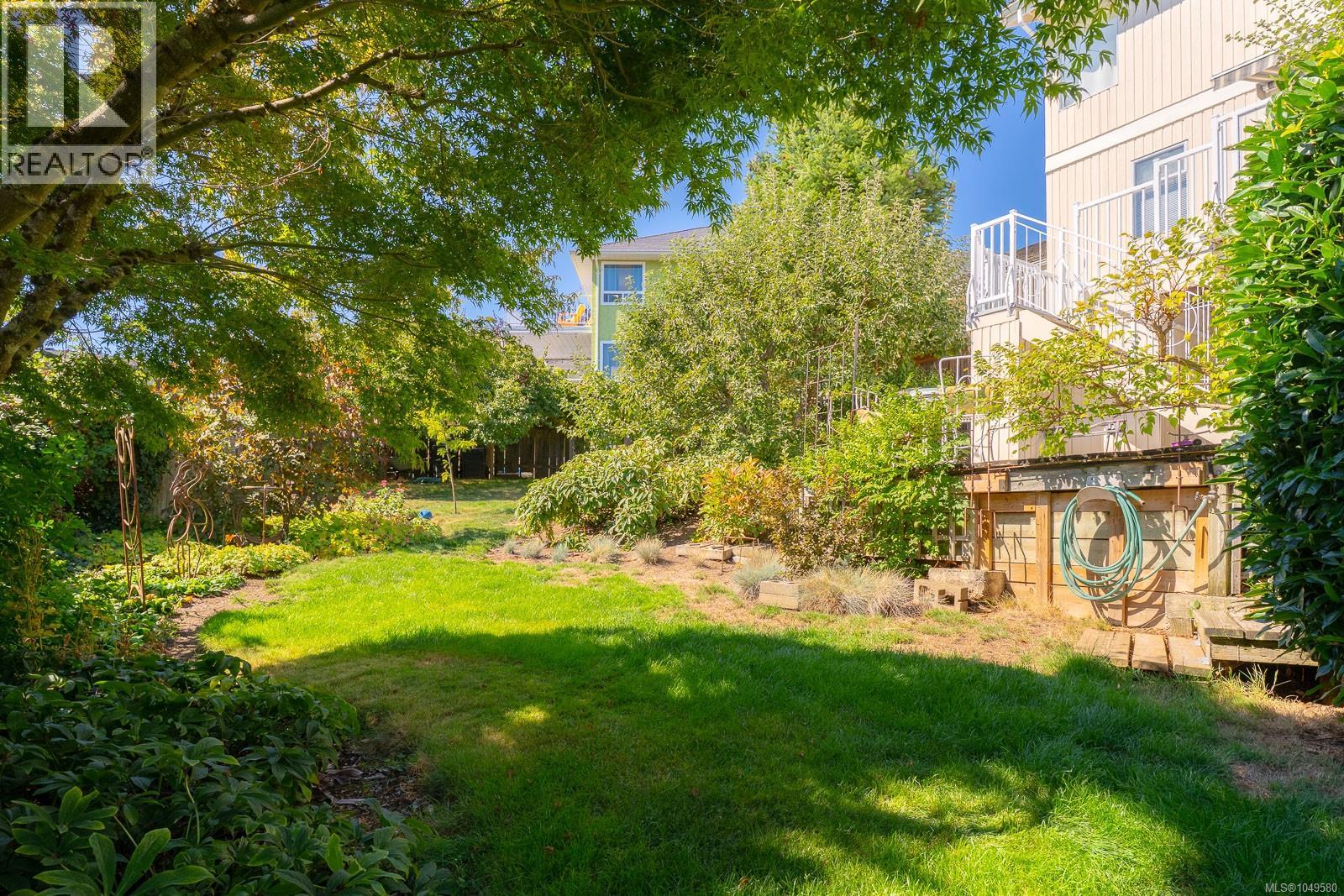 205 Scarborough Pl - Image 59