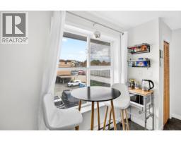 306 22347 Lougheed Highway, Maple Ridge, BC V2X2T3 Photo 6