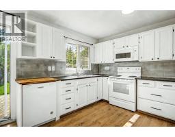 Living room - 2015 Palliser Drive Sw, Calgary, AB T2V3R9 Photo 8