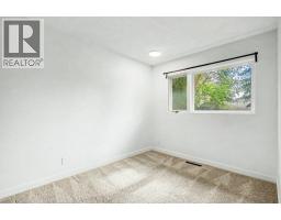 2015 Palliser Drive Sw, Calgary, AB T2V3R9 Photo 15