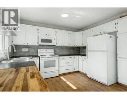 Kitchen - 2015 Palliser Drive Sw, Calgary, AB T2V3R9 Photo 7