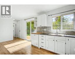 Primary Bedroom - 2015 Palliser Drive Sw, Calgary, AB T2V3R9 Photo 9