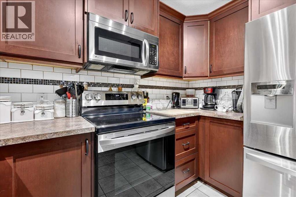 1429 Strathcona Way - 13