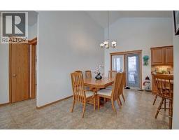 4pc Bathroom - 49 Thornfield Close Se, Airdrie, AB T4A2K7 Photo 11