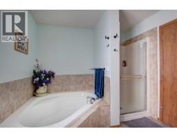 49 Thornfield Close Se, Airdrie, AB T4A2K7 Photo 33