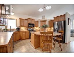 4pc Bathroom - 49 Thornfield Close Se, Airdrie, AB T4A2K7 Photo 13