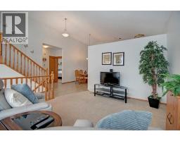 Bedroom - 49 Thornfield Close Se, Airdrie, AB T4A2K7 Photo 8