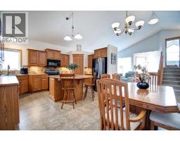 5pc Bathroom - 49 Thornfield Close Se, Airdrie, AB T4A2K7 Photo 12