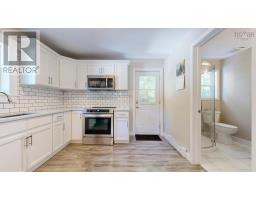 204 Rodney Street, Shelburne, NS B0T1W0 Photo 16