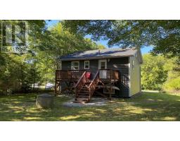 Laundry room - 204 Rodney Street, Shelburne, NS B0T1W0 Photo 8