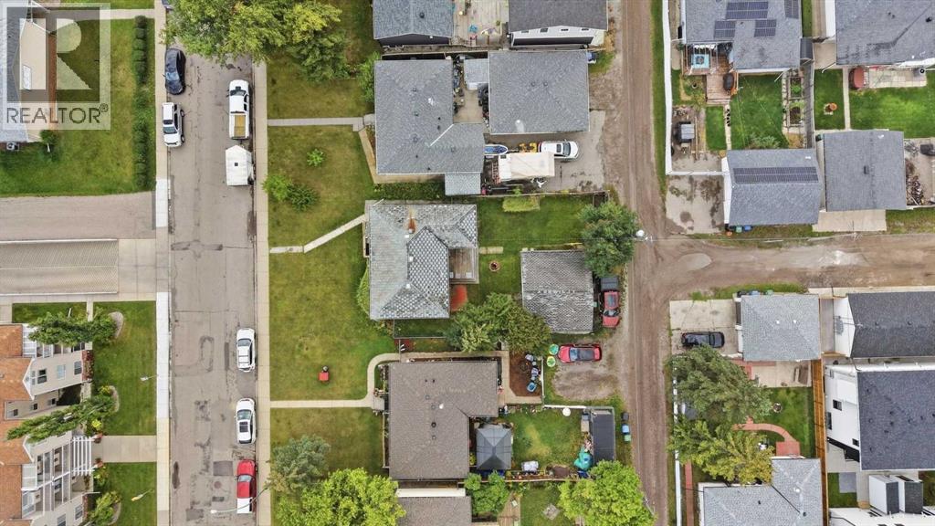 7711 39 Avenue NW - 18