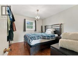 3pc Bathroom - 7711 39 Avenue Nw, Calgary, AB T3B1X4 Photo 8