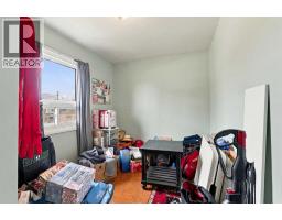 Bedroom - 7711 39 Avenue Nw, Calgary, AB T3B1X4 Photo 9
