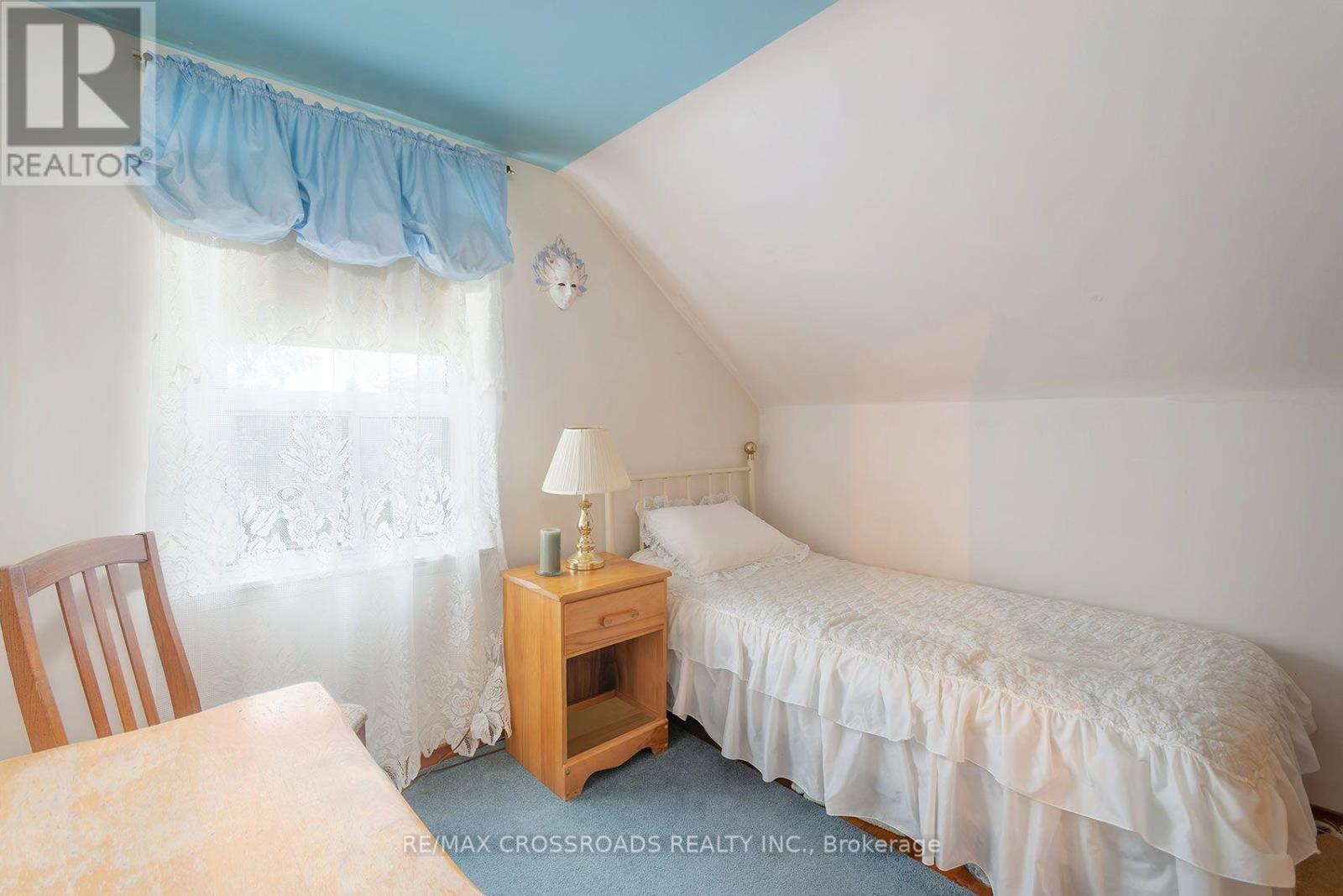 36 MCDONALD AVENUE - 21