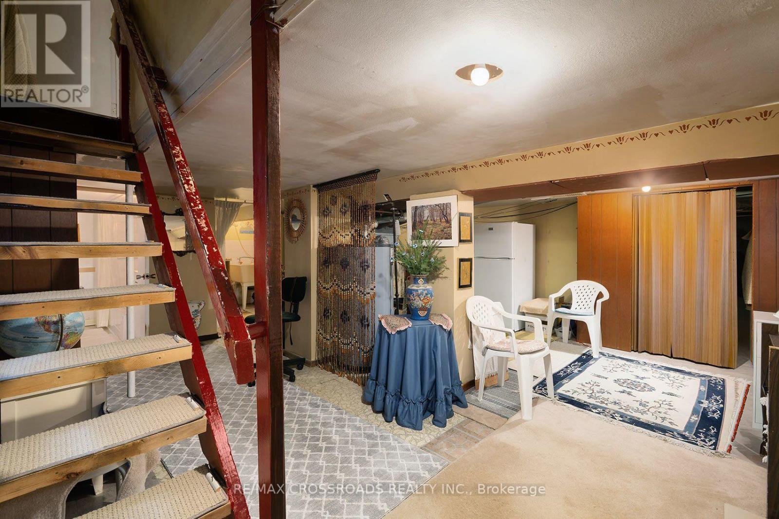 36 MCDONALD AVENUE - 26