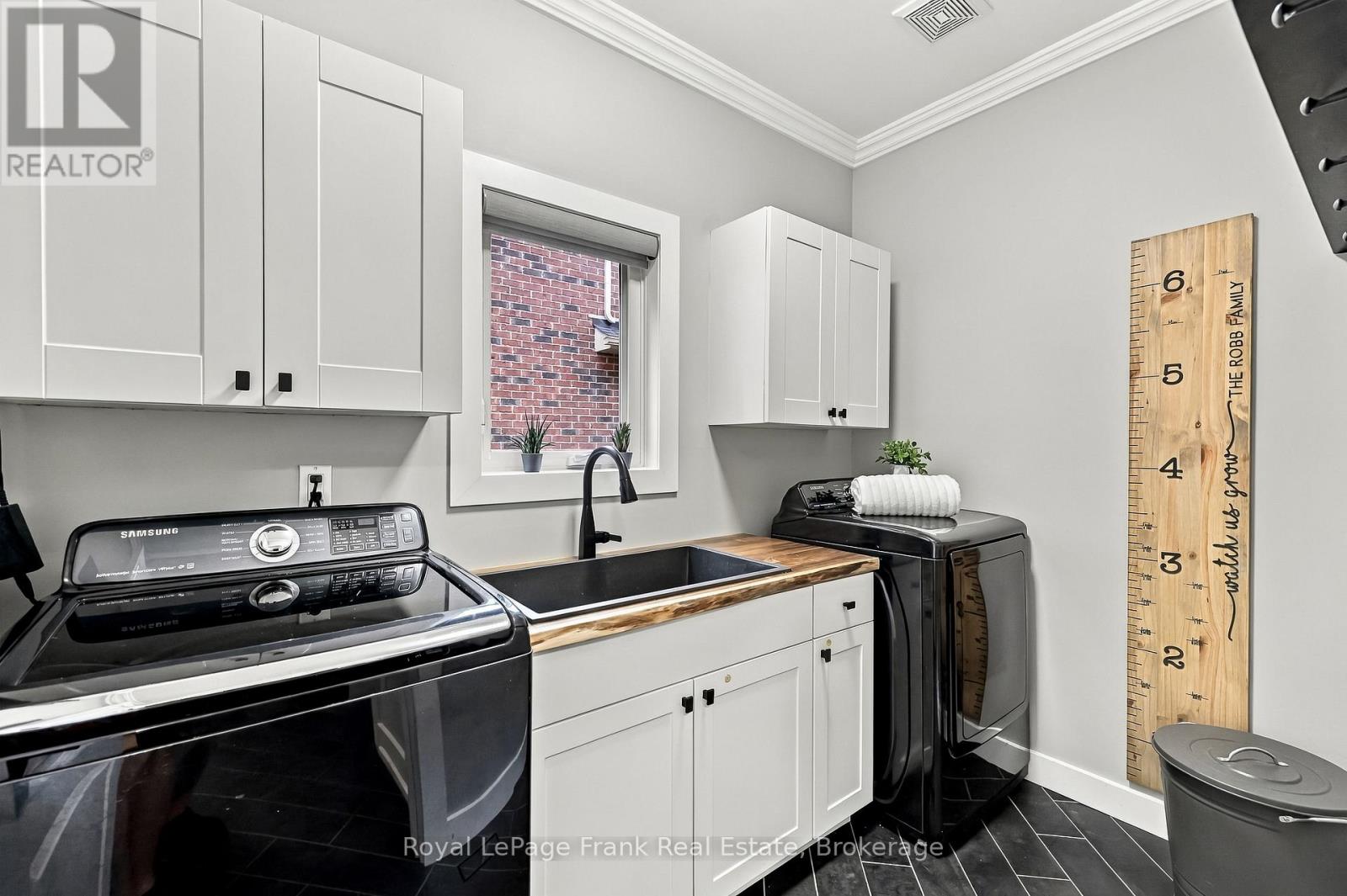 6 FOXBURY ROAD - 18
