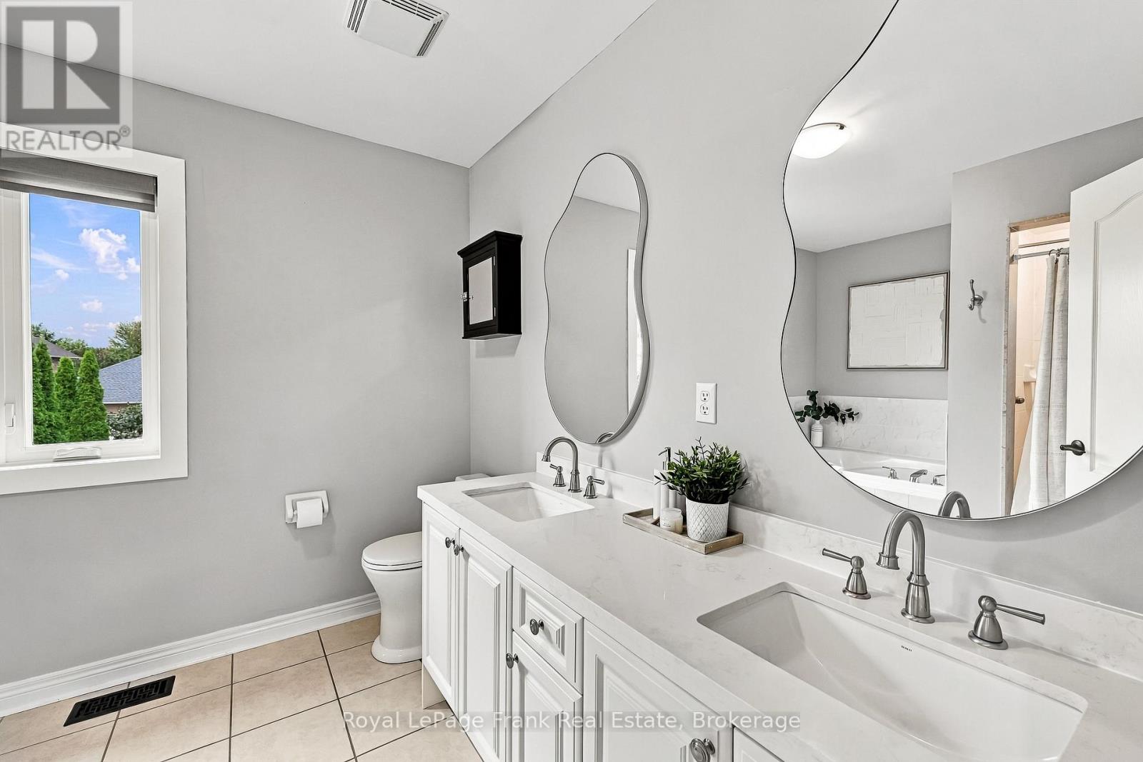 6 FOXBURY ROAD - Image 23