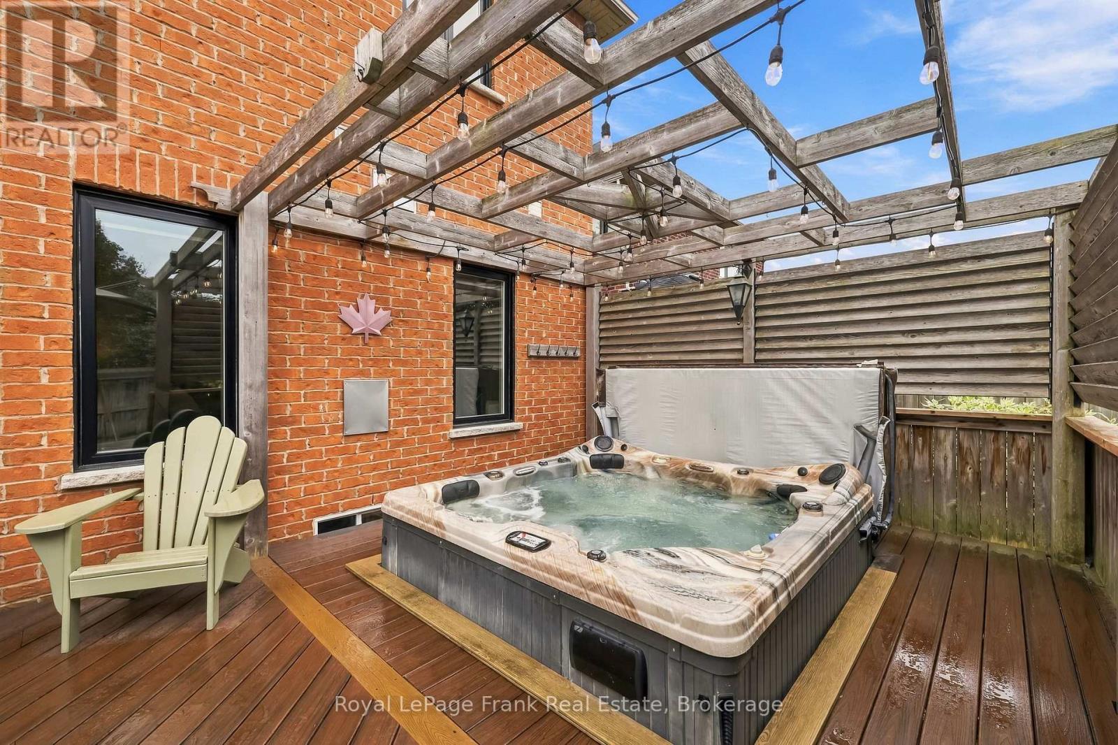 6 FOXBURY ROAD - 42