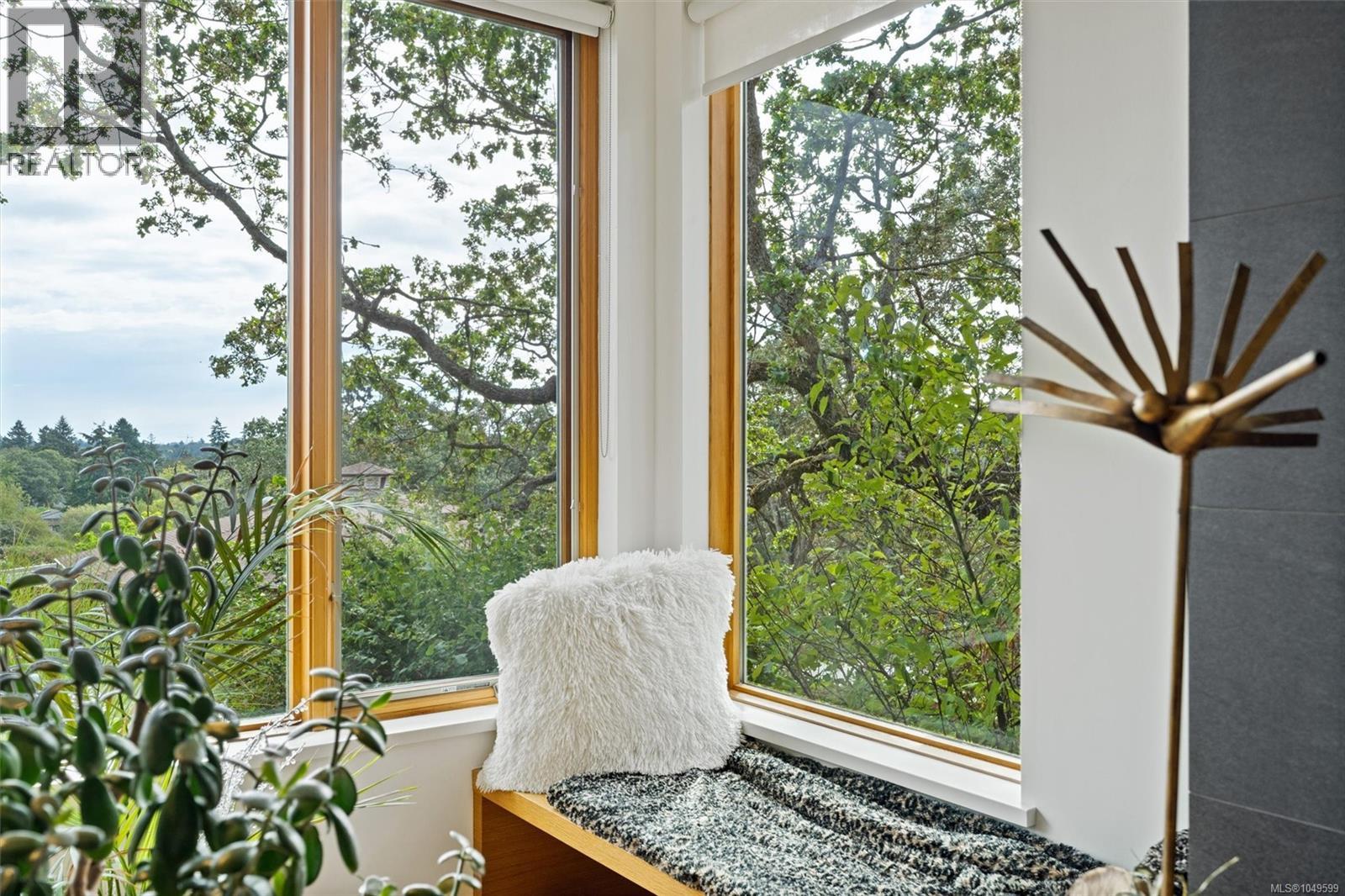  810 Rainbow Ridge Lane, Saanich