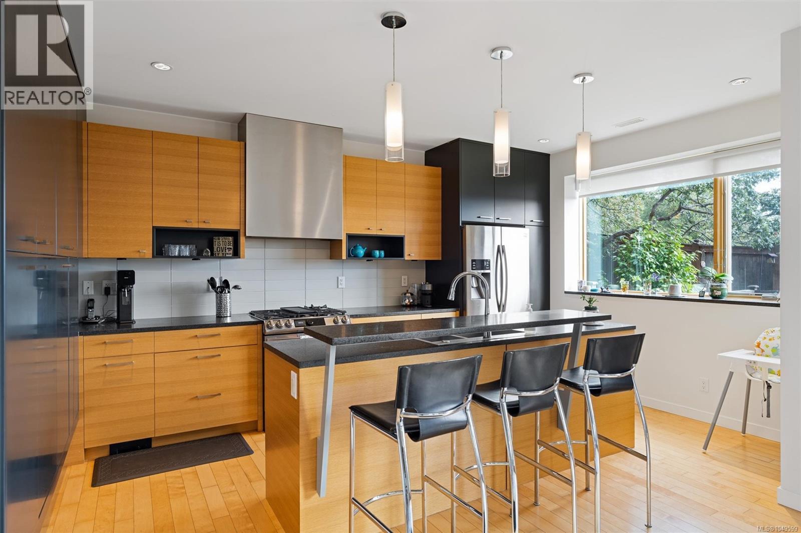  810 Rainbow Ridge Lane, Saanich
