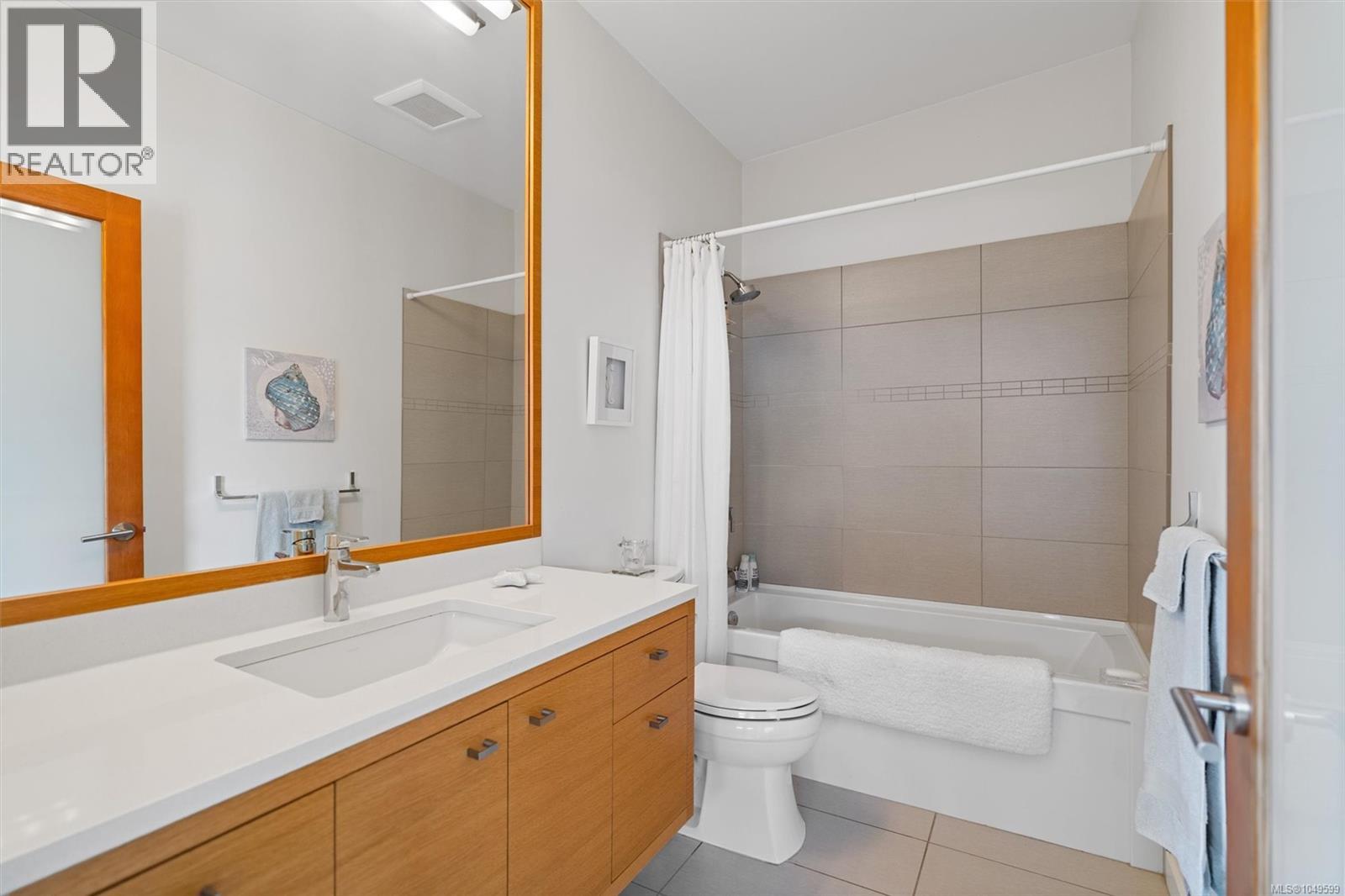  810 Rainbow Ridge Lane, Saanich