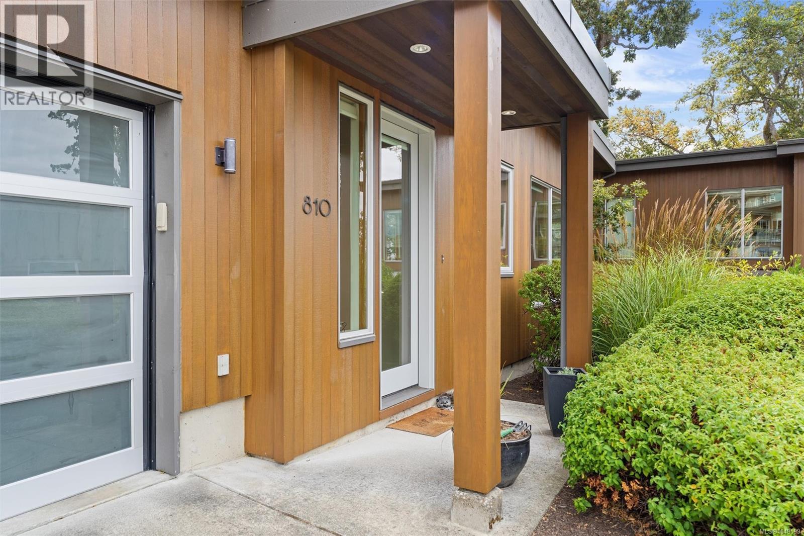  810 Rainbow Ridge Lane, Saanich